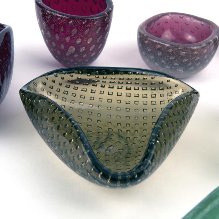 Bild 6 zu Objekt, Acht Schalen 'A bolle', 'A bollicine' und 'Sommerso a bollicine', um 1935-50, Carlo Scarpa, Venini & C., Murano, 137C 615