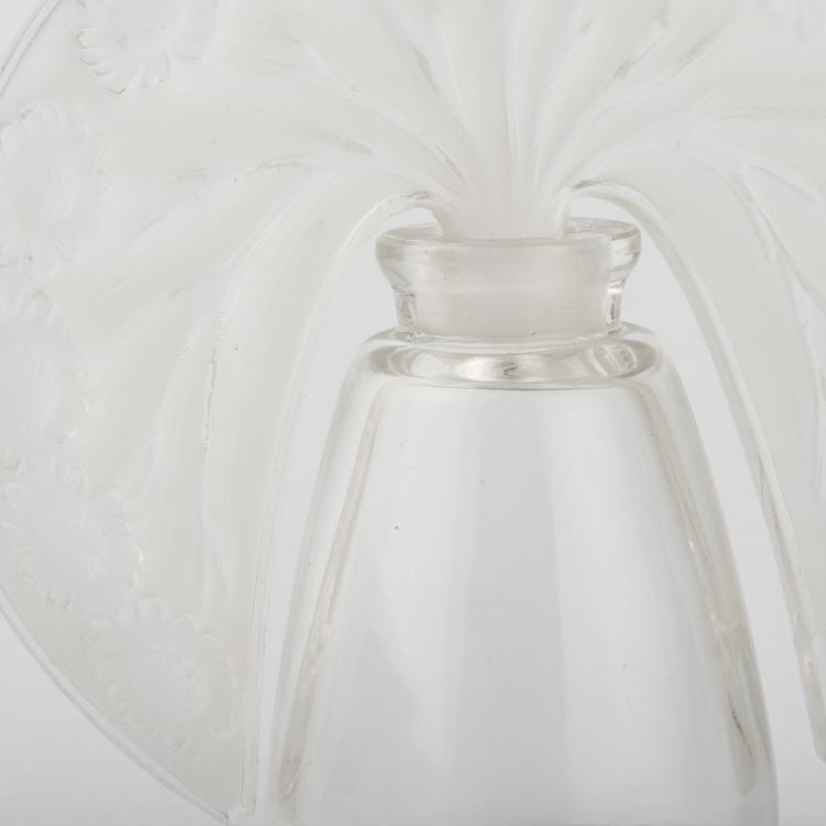 Bild 1 zu Objekt, 'Paquerettes' flacon for Roger & Gallet, 1913, Lalique, Ren&eacute;, Combs-la-Ville, 135 170
