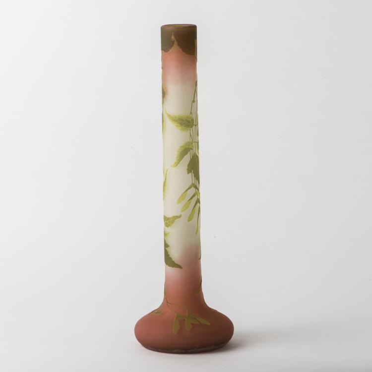 Bild 1 zu Objekt, Gro&szlig;e Stangenvase 'Erable &agrave; feuilles de fr&ecirc;ne', 1905-08, Gall&eacute;, Emile, Nancy, 135 123