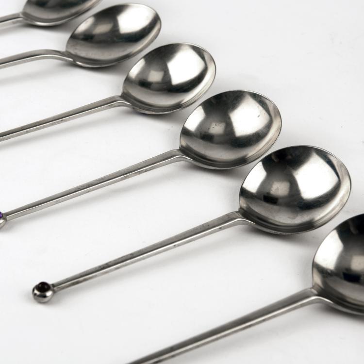 Bild 1 zu Objekt, F&uuml;nf Bouillonl&ouml;ffel und zwei Dessertl&ouml;ffel 'Excellent' - '86', 1955, Josef Hoffmann, Pott, C. Hugo, Solingen, 137B 360