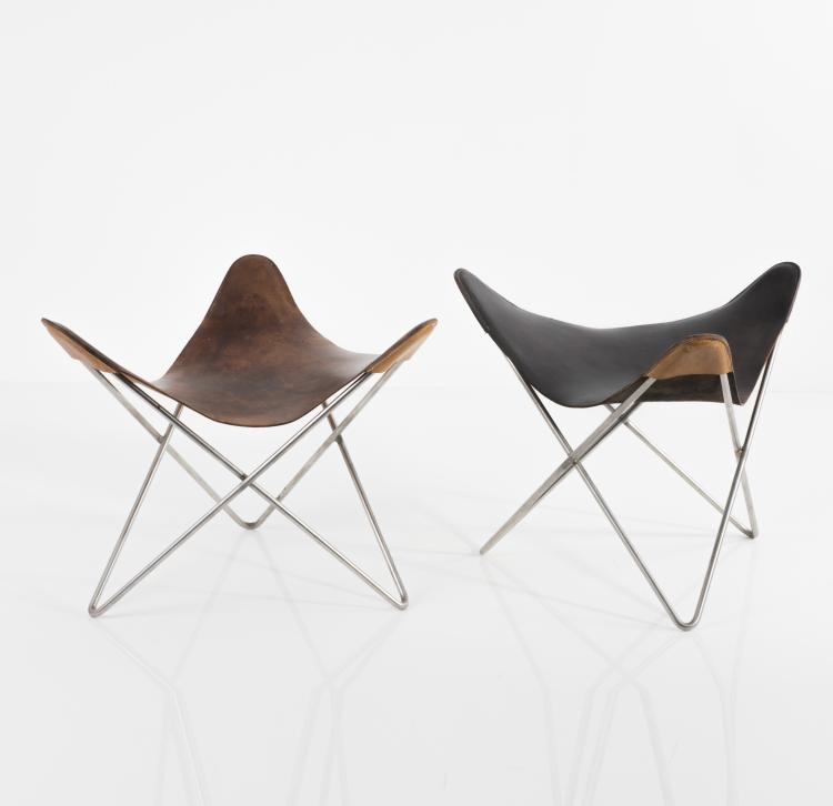 Bild 1 zu Objekt, Two 'Bat' - 'Butterfly' stools, c1952, Jorge Ferrari-Hardoy, Nordiska Kompaniet, 137B 274