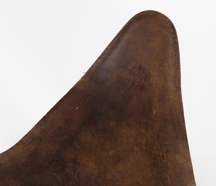 Bild 2 zu Objekt, Two 'Bat' - 'Butterfly' stools, c1952, Jorge Ferrari-Hardoy, Nordiska Kompaniet, 137B 274