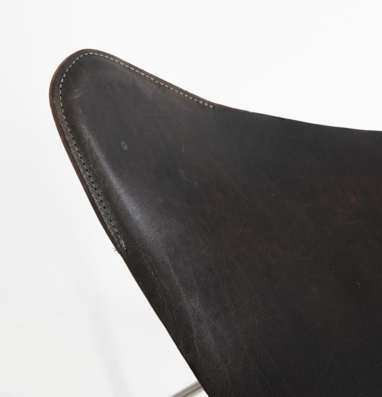 Bild 3 zu Objekt, Two 'Bat' - 'Butterfly' stools, c1952, Jorge Ferrari-Hardoy, Nordiska Kompaniet, 137B 274