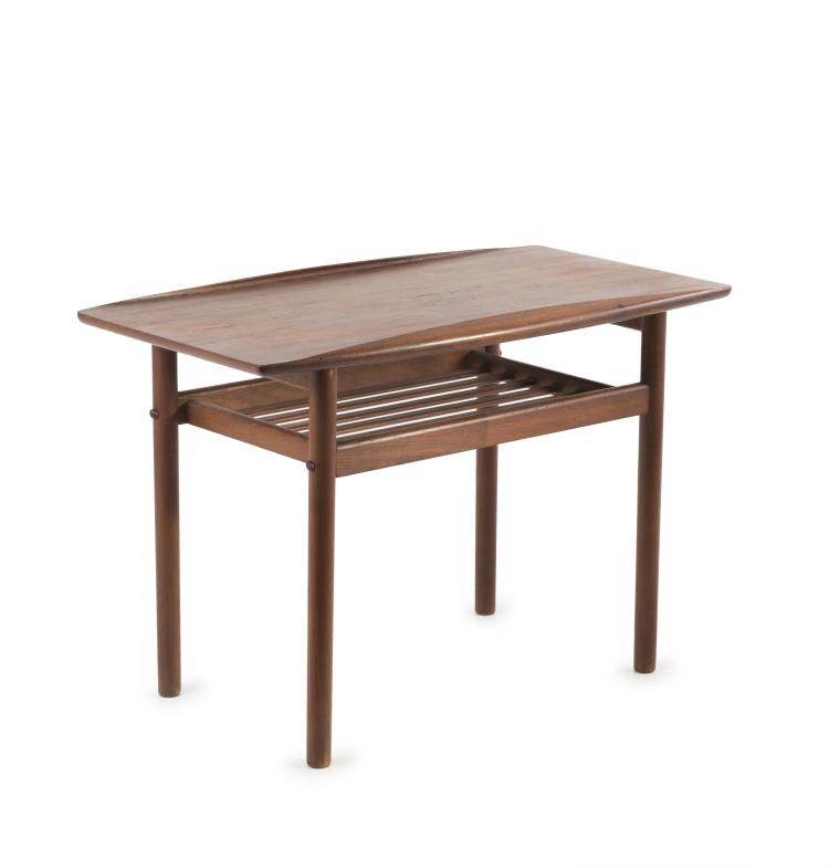 Hauptbild zu Objekt, Side table, 1950s, Grete Jalk, Jeppesen, P., M&oslash;belfabrik, Kopenhagen, 137A 46