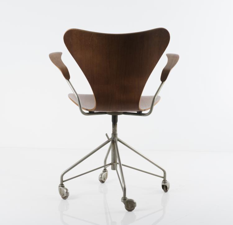 Bild 3 zu Objekt, Arbeitsstuhl '3117', 1955, Arne Jacobsen, Hansen, Fritz, Aller&ouml;d, 137A 57
