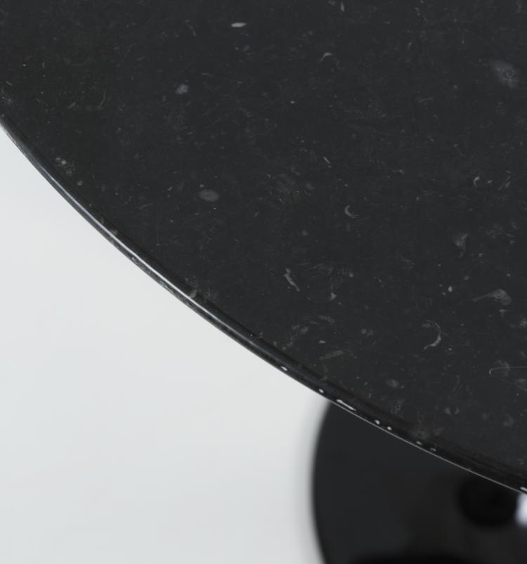 Bild 3 zu Objekt, Zwei Beistelltische '163', 1957, Eero Saarinen, Knoll International, New York, 137A 79