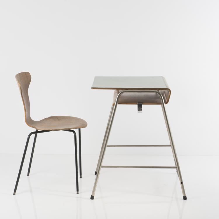 Bild 3 zu Objekt, Pult 'Munkegaard' und Stuhl '3105', 1952-55, Arne Jacobsen, Hansen Fritz, Aller&oslash;d, 137A 55