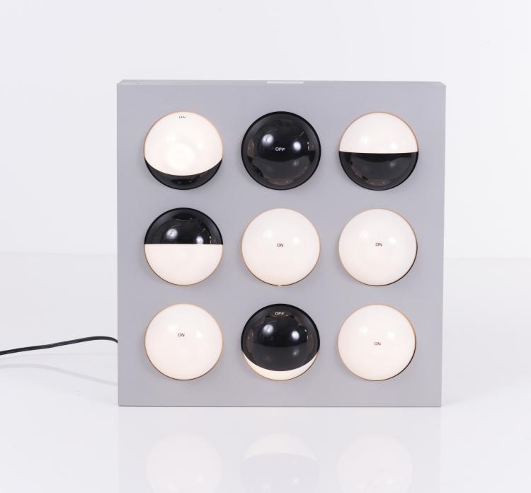 Bild 1 zu Objekt, 'Fifty Fifty' light object, 1965, Paul Talman, Interaktives Licht, K&ouml;ln, 137B 443