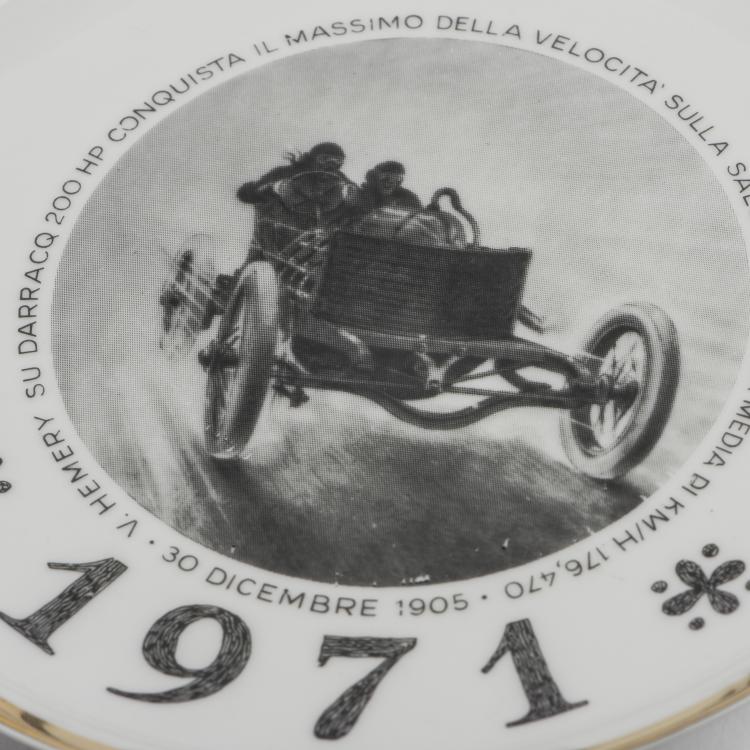 Bild 1 zu Objekt, Acht Teller 'Salone Internazionale dell'Automobile di Torino', 1968-1975, Piero Fornasetti, Fornasetti, Mailand, 137B 514