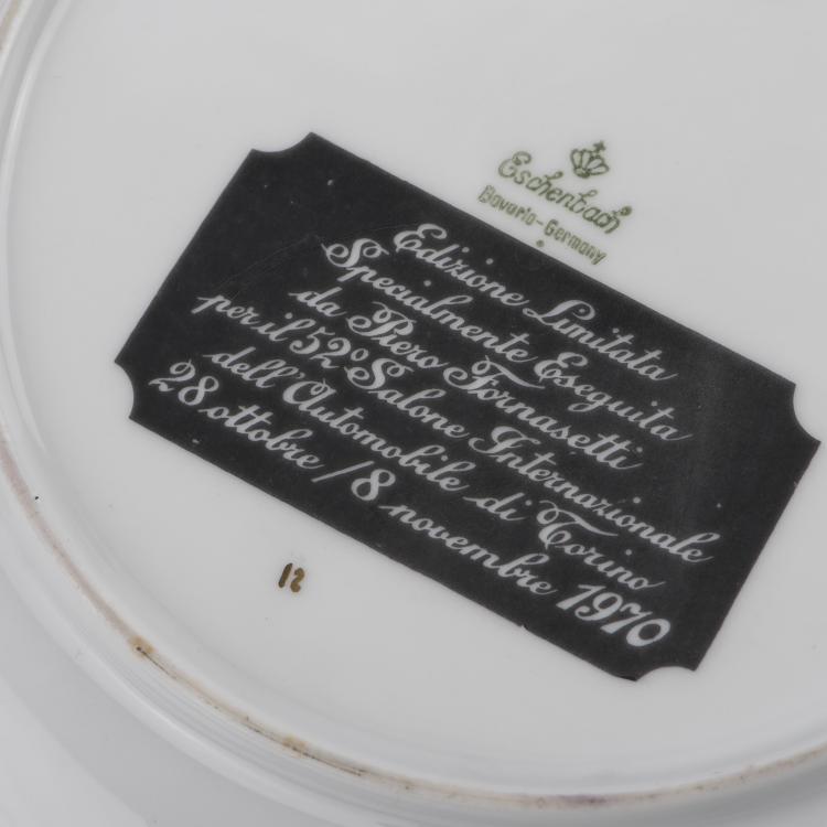 Bild 4 zu Objekt, Acht Teller 'Salone Internazionale dell'Automobile di Torino', 1968-1975, Piero Fornasetti, Fornasetti, Mailand, 137B 514