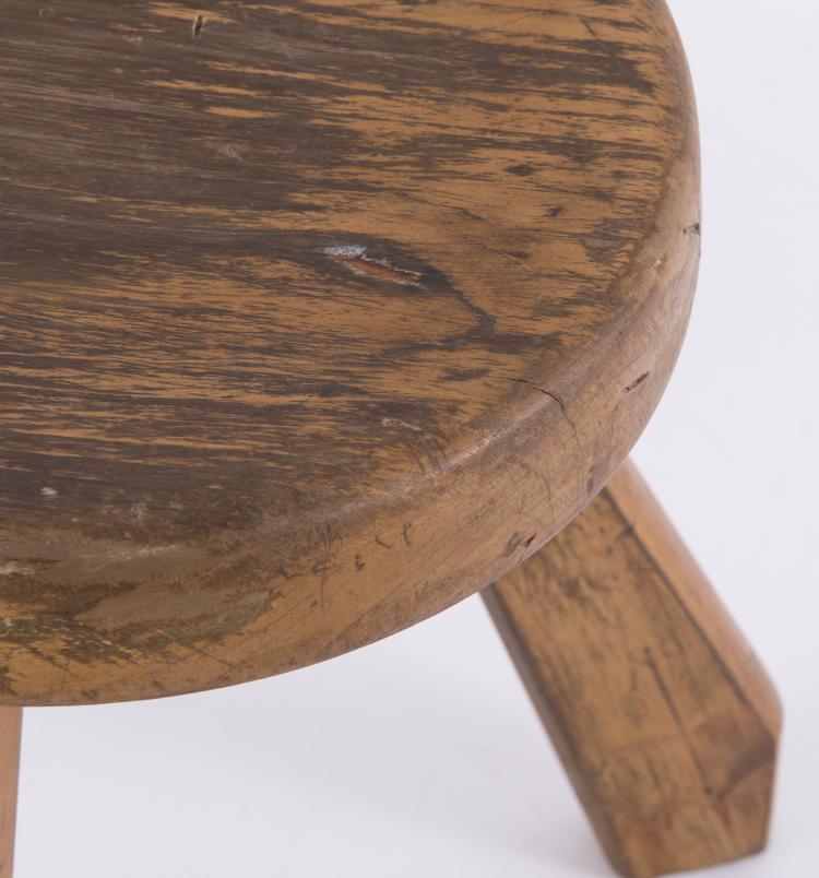 Bild 2 zu Objekt, Hocker 'Meribel', 1962, Charlotte Perriand, Blanchon, Georges; Sentou, Paris; Steph Simon, 137B 429