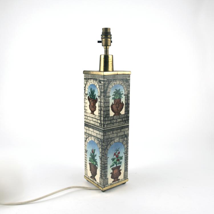 Bild 1 zu Objekt, Tischleuchte 'Acquedotto con vasi', 1950/60er Jahre, Piero Fornasetti, Fornasetti, Mailand, 137B 537