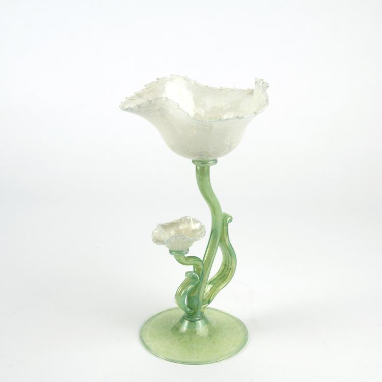 Bild 1 zu Objekt, Footed bowl in the shape of a flower, 1920s, Murano, 137C 769