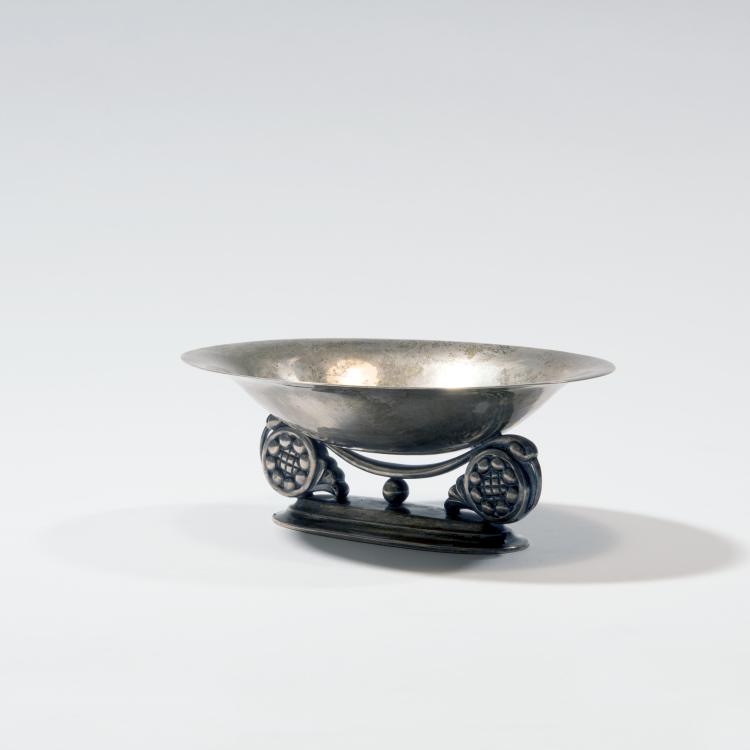 Bild 1 zu Objekt, Small footed '85' bowl, c1920, Jensen, Georg, Kopenhagen, 138B 674