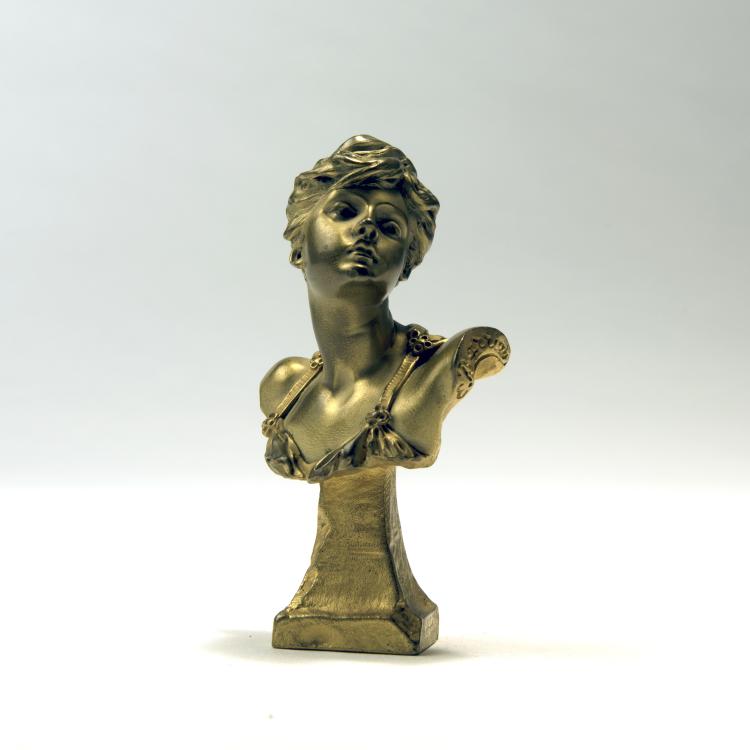 Bild 1 zu Objekt, Bust of a young woman, c1900, Louis-Ernest Barrias, Susse Fr&egrave;res, Paris, 138B 360