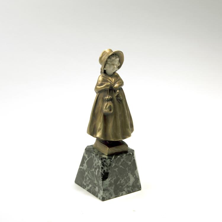 Bild 1 zu Objekt, M&auml;dchen mit Pompadourtasche, 1920er Jahre, Ferdinand Preiss, 138B 421