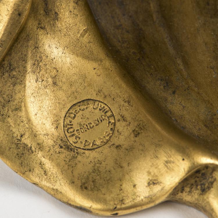 Bild 16 zu Objekt, Figurative 'La danse, la Lo&iuml;e Fuller' table light, model for the Paris World Fair, 1900, Raoul-Fran&ccedil;ois Larche, Siot-Decauville, Paris, 138B 404