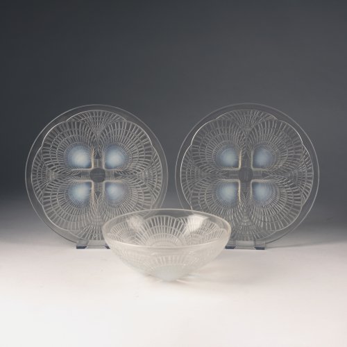 'Coquilles No. 4' bowl and two plates, 1924