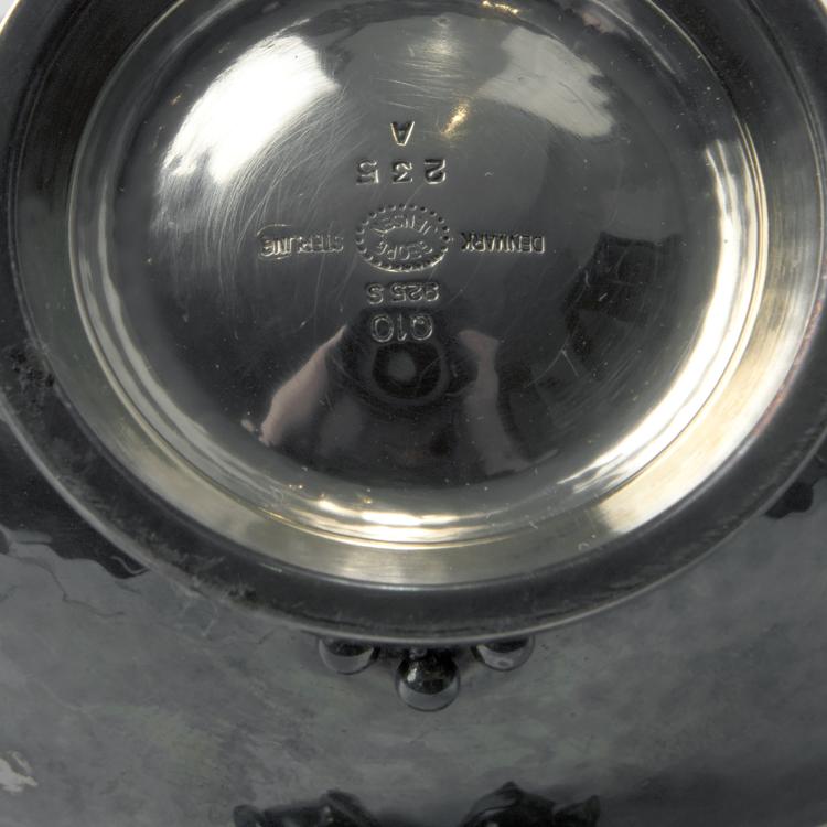 Bild 2 zu Objekt, Small '235 A' dish with handles, c1915, Georg Jensen, Jensen, Georg, Kopenhagen, 138B 671