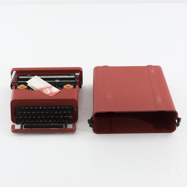 Bild 2 zu Objekt, 'Valentine S' typewriter, 1969, Ettore Sottsass, Olivetti, Mexiko, 139B 522
