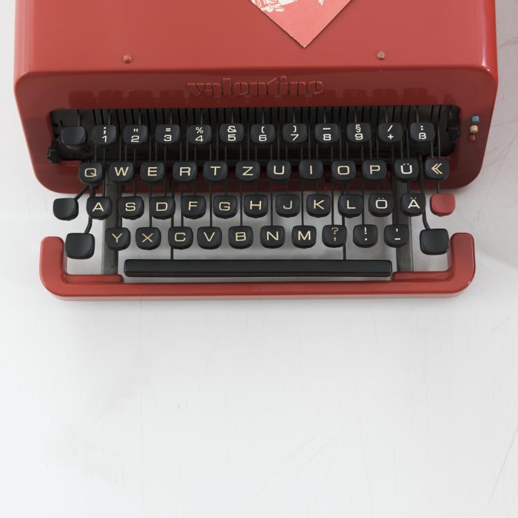 Bild 3 zu Objekt, 'Valentine S' typewriter, 1969, Ettore Sottsass, Olivetti, Mexiko, 139B 522