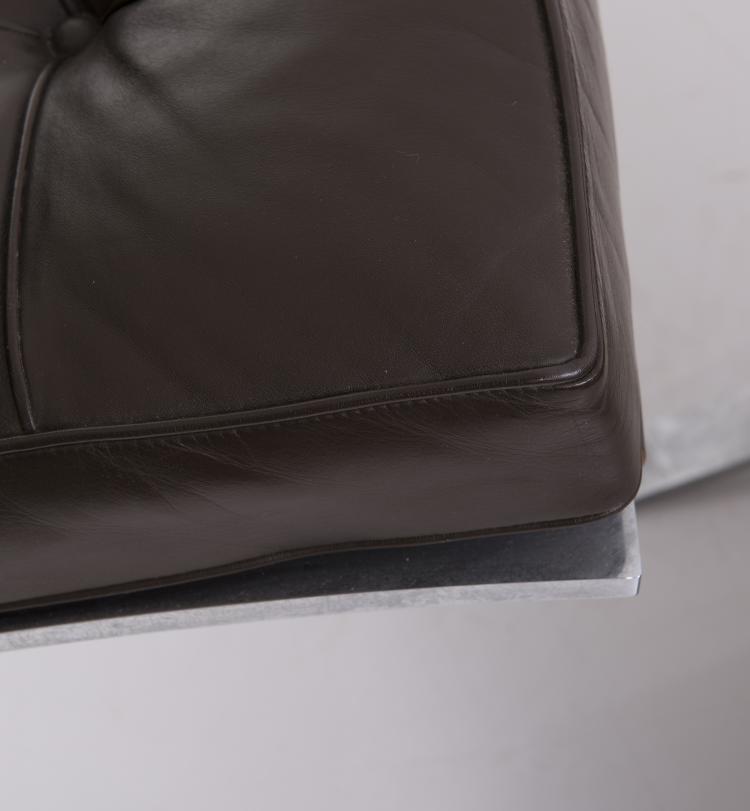 Bild 4 zu Objekt, Sessel und Hocker 'Barcelona', 1929, Ludwig Mies van der Rohe, Knoll International, New York, 139A 51