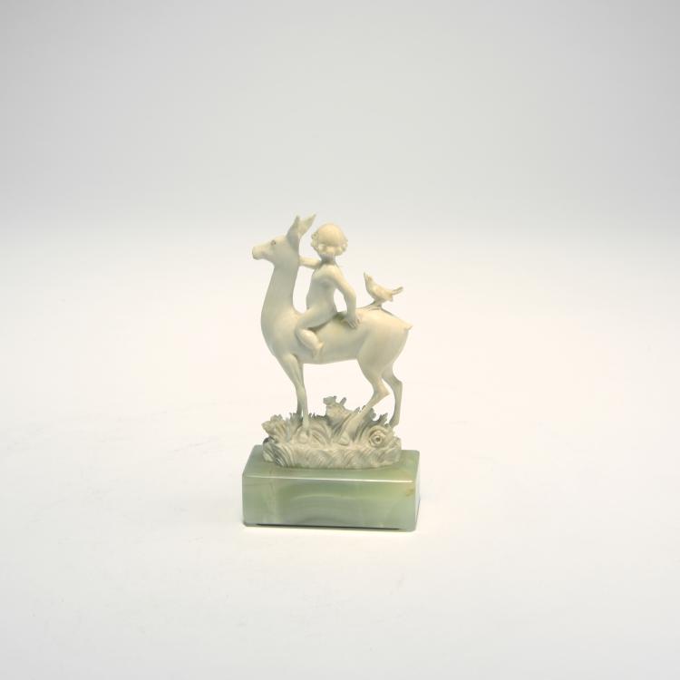 Bild 1 zu Objekt, Putto riding a doe, 1920s, Deutschland, 138B 373