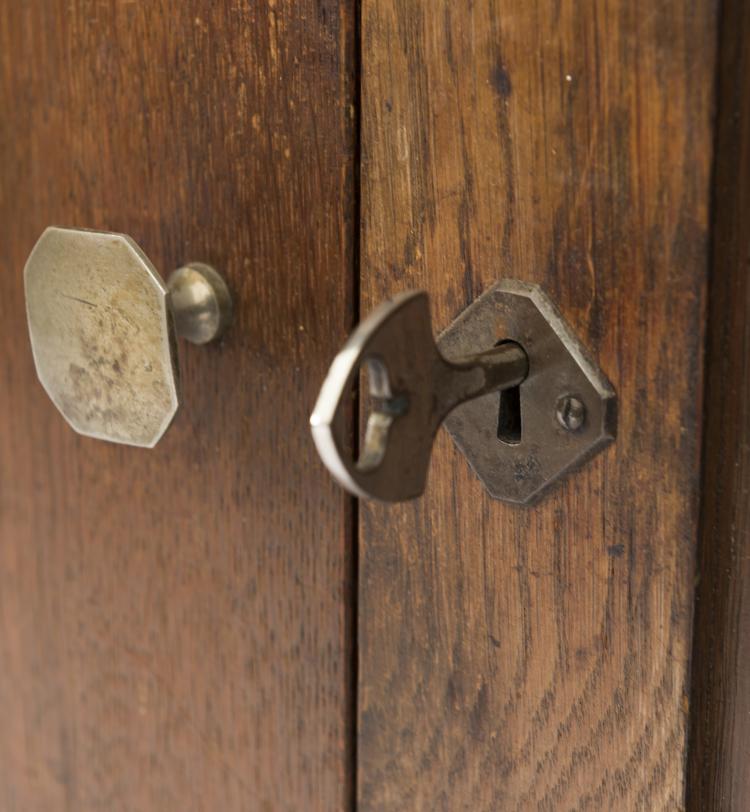 Bild 4 zu Objekt, Cabinet, c. 1905, Richard Riemerschmid, Dresdener Werkst&auml;tten, Dresden-Hellerau, 139A 16