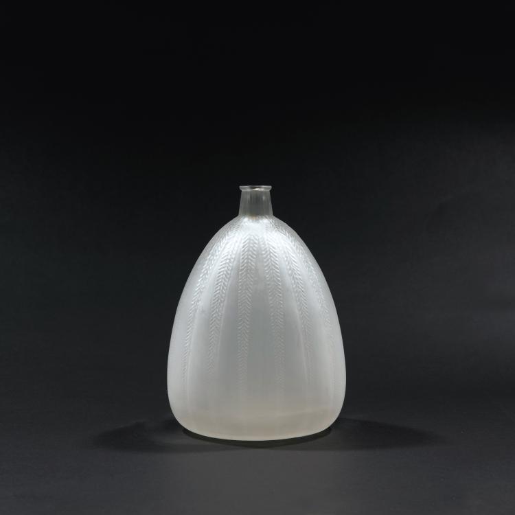 Hauptbild zu Objekt, Vase 'Mimosa', 1921, Suzanne Lalique, Lalique, Ren&eacute;, Wingen-sur-Moder, 138A 17
