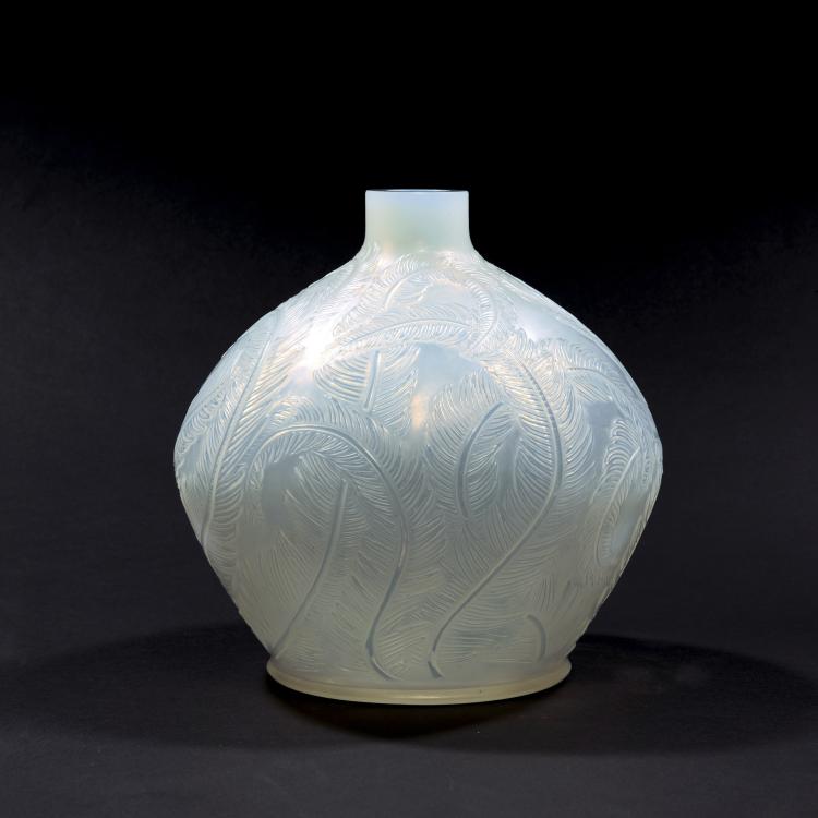 Hauptbild zu Objekt, Vase 'Plumes', 1920, Suzanne Lalique, Lalique, Ren&eacute;, Wingen-sur-Moder, 138A 11