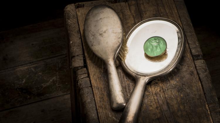 Bild 3 zu Objekt, Brosche 'Deux figurines et masque', 1912, Lalique, Ren&eacute;, Combs-la-Ville, 138A 5