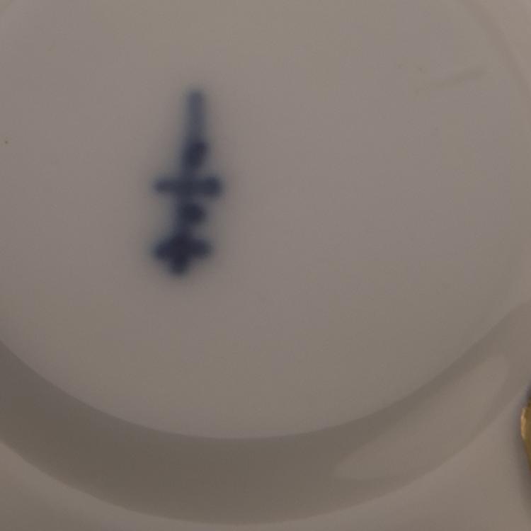 Bild 2 zu Objekt, 'Peonies and Roses' hot chocolate mug, c1835, Berlin, KPM, 138B 493