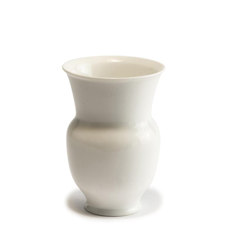 Hauptbild zu Objekt, Vase 'Hallesche Form', 1931 , Marguerite Friedlaender-Wildenhain, Burg Giebichenstein; Berlin, StPM, 139A 74