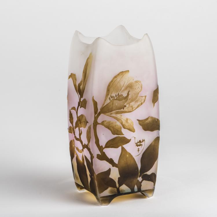 Bild 2 zu Objekt, 'Magnolias' vase, 1900-05, Daum Fr&egrave;res, Nancy, 138B 119