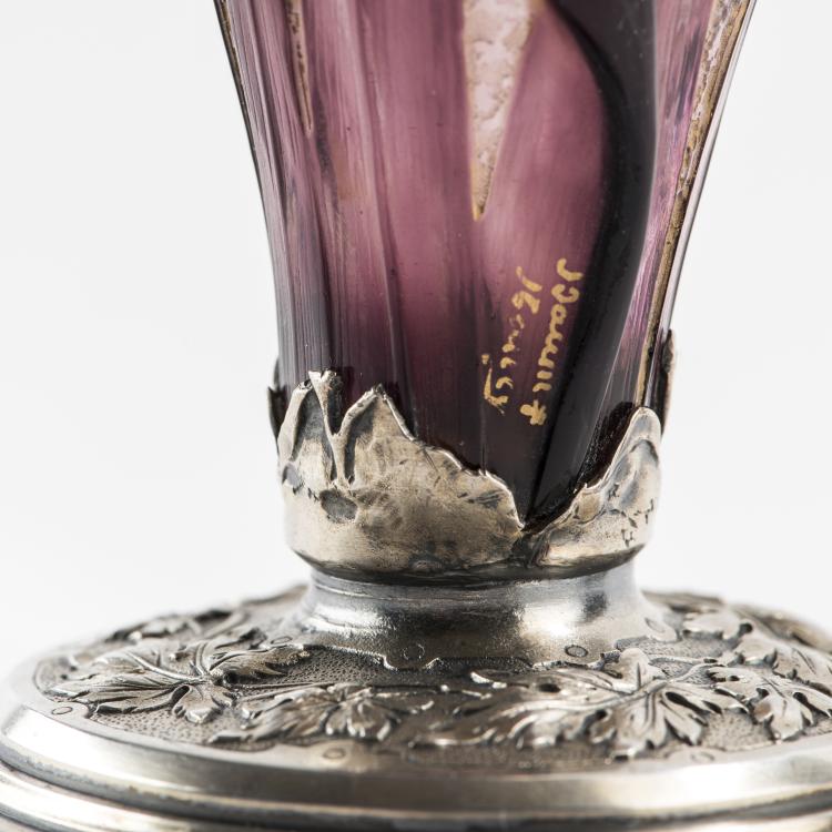 Bild 3 zu Objekt, 'Iris et Papillon' vase with silver mounting, 1893, Daum Fr&egrave;res, Nancy, 138B 106