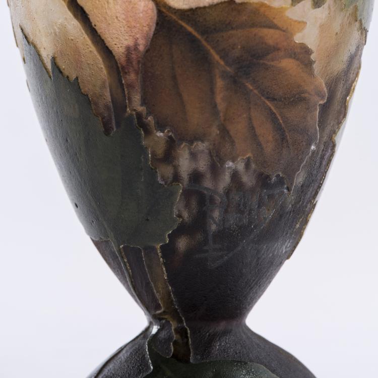 Bild 5 zu Objekt, 'Pomme d'api' vase, c1910, Daum Fr&egrave;res, Nancy, 138B 146