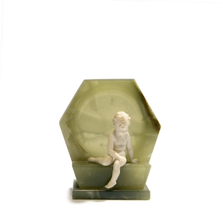 Hauptbild zu Objekt, Boy, sitting in an alcove, 1920s, Ferdinand Preiss, 138B 433