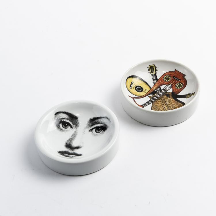 Bild 1 zu Objekt, Zwei Aschenbecher 'Strumenti Musicali' und 'Viso di Donna', 1950/60er Jahre, Piero Fornasetti, Fornasetti, Mailand, 139B 387