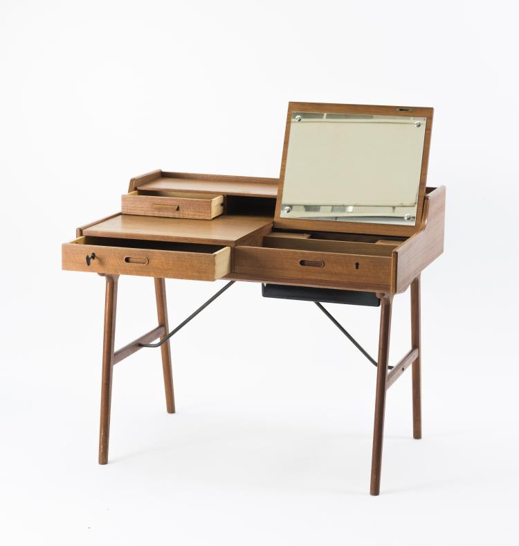 Bild 2 zu Objekt, Desk / Dresser, 1961, Arne Wahl Iversen, Vinde M&ouml;belfabrik, D&auml;nemark, 139B 458