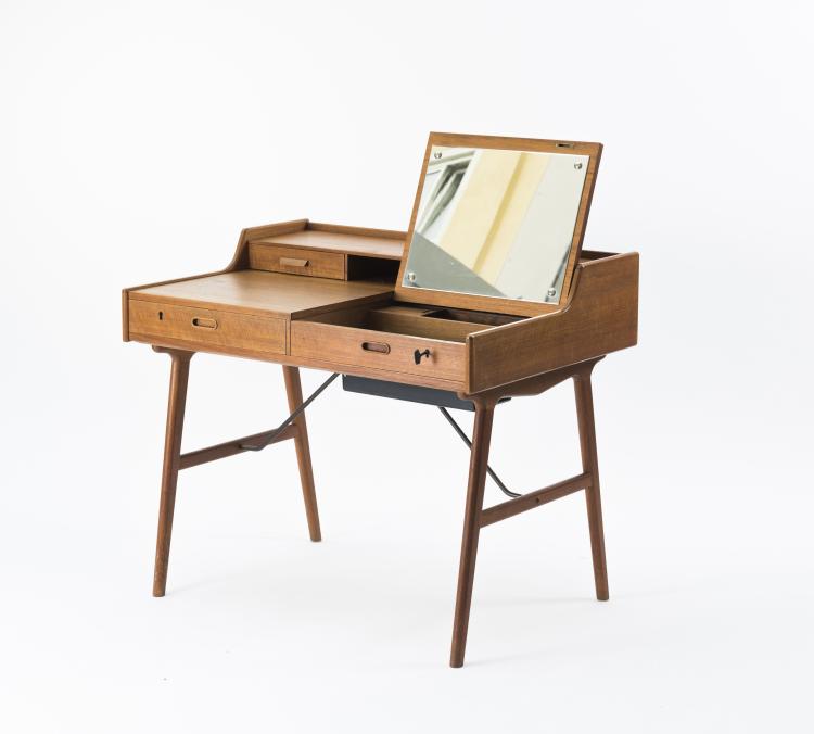 Bild 3 zu Objekt, Desk / Dresser, 1961, Arne Wahl Iversen, Vinde M&ouml;belfabrik, D&auml;nemark, 139B 458