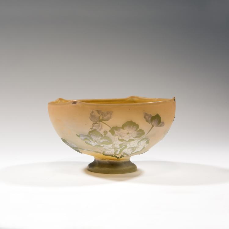 Bild 1 zu Objekt, Footed 'Hortensias' bowl, 1902-03, Gall&eacute;, Emile, Nancy, 138B 207