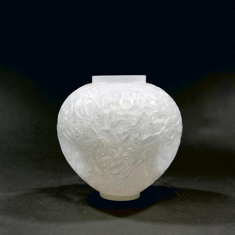 Hauptbild zu Objekt, Vase 'Gui', 1920, Lalique, Ren&eacute;, Wingen-sur-Moder, 138A 13