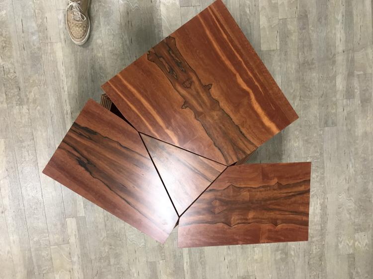 Bild 1 zu Objekt, 'Melancholia' (skulpturaler Coffeetable, Unikat), 2010, Ralf Br&ouml;g, Ralf Br&ouml;g Studios RBS, 138C 802