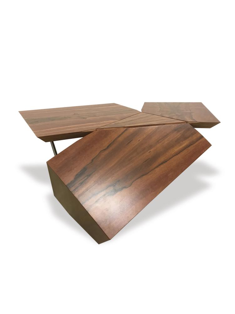 Bild 2 zu Objekt, 'Melancholia' (skulpturaler Coffeetable, Unikat), 2010, Ralf Br&ouml;g, Ralf Br&ouml;g Studios RBS, 138C 802