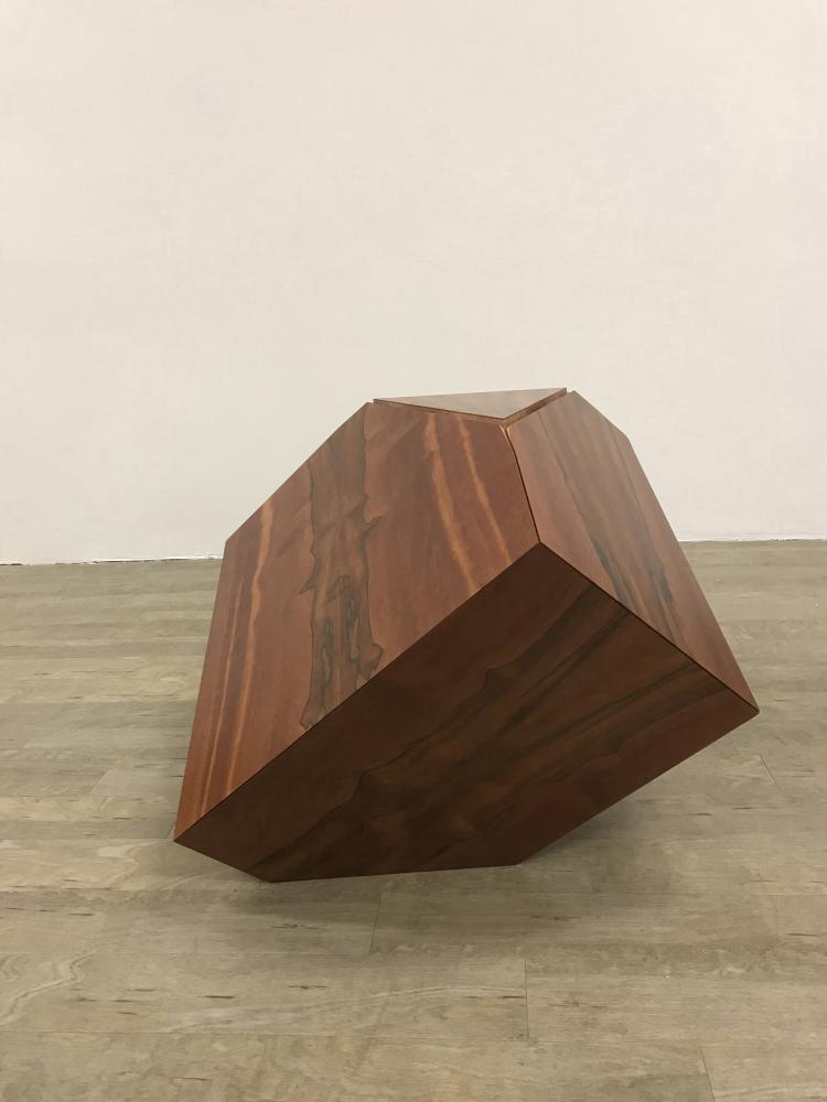 Bild 5 zu Objekt, 'Melancholia' (skulpturaler Coffeetable, Unikat), 2010, Ralf Br&ouml;g, Ralf Br&ouml;g Studios RBS, 138C 802