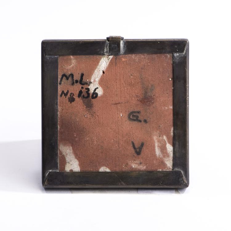 Bild 1 zu Objekt, 'Lion, attacking a gazelle' tile, c1919, Max Laeuger, Laeuger, Max, 138B 578