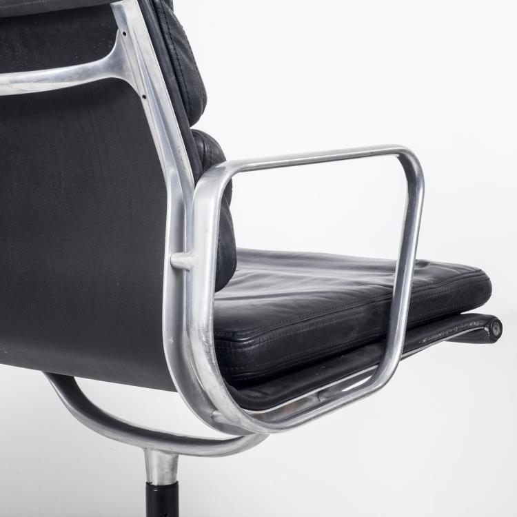 Bild 2 zu Objekt, Two 'Soft Pad Group' desk chairs, 1969, ICF Cadsana f&uuml;r Miller, Herman, Zeeland, 139B 519