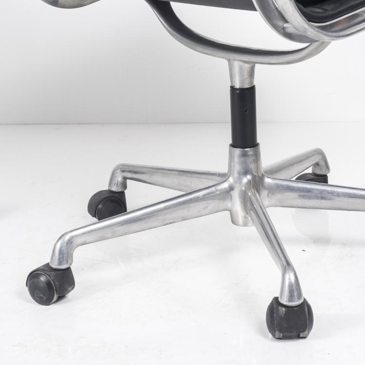 Bild 4 zu Objekt, Two 'Soft Pad Group' desk chairs, 1969, ICF Cadsana f&uuml;r Miller, Herman, Zeeland, 139B 519