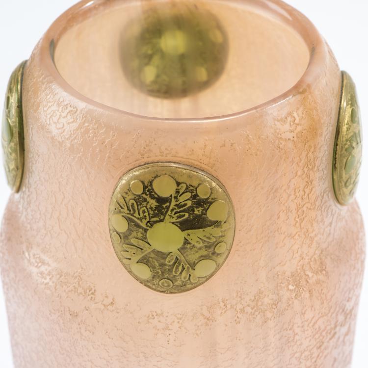 Bild 2 zu Objekt, 'Rose quartz' vase with applications, 1909-10, Adolf Beckert, L&ouml;tz Wwe., Klosterm&uuml;hle, 138B 334