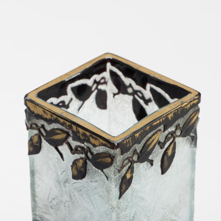 Bild 4 zu Objekt, 'Magnolias' vase, c1880, Baccarat, Cristallerie de, 138B 97